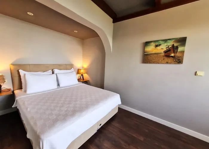 Faralia Hotell 3*