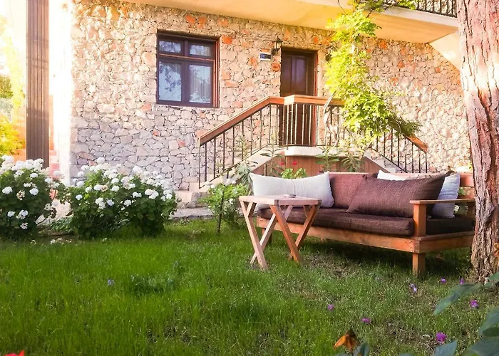 Faralia Hotell 3*