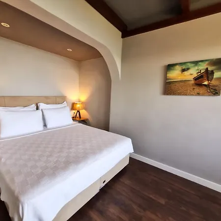 Faralia Hotell 3*