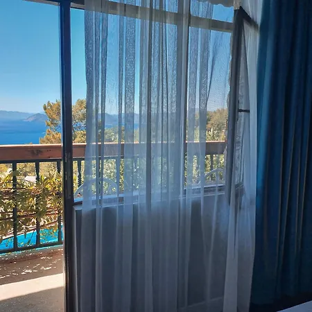 Otel Faralia 3*